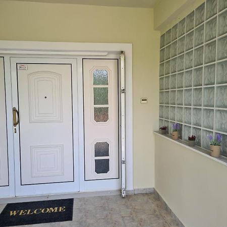 Appartamento One Artemis Near The Sea And The Airport Esterno foto
