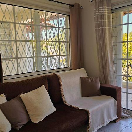 Appartamento One Artemis Near The Sea And The Airport Esterno foto