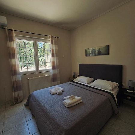 Appartamento One Artemis Near The Sea And The Airport Esterno foto