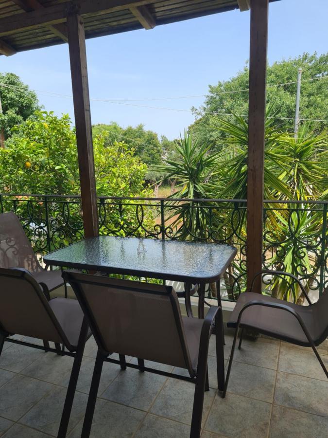 Appartamento One Artemis Near The Sea And The Airport Esterno foto