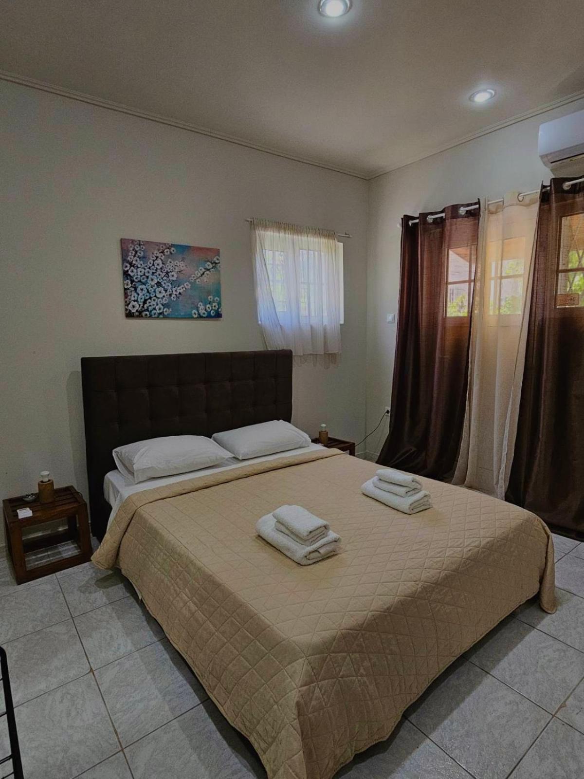 Appartamento One Artemis Near The Sea And The Airport Esterno foto